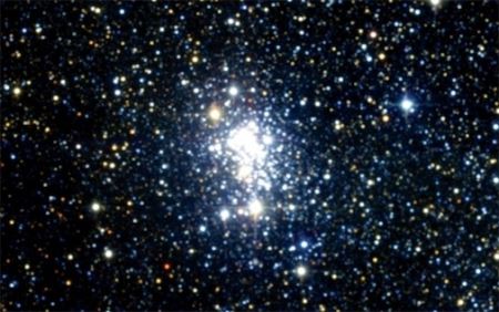 银河系中的最大星团 Westerlund 1质量相当于10万个太阳