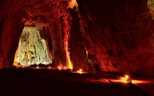 世界最大的溶洞 利川腾龙洞总面积100万平方米