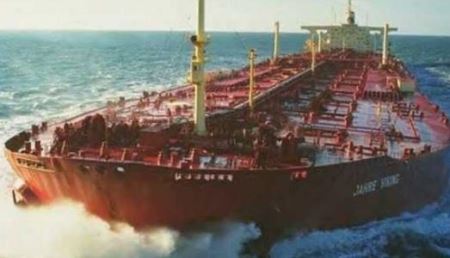 世界上最大的货船 海上巨人号油轮载重56万吨却依旧被肢解