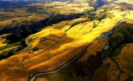 中国最大的丘陵 东南丘陵包含十多个山岭 红壤丰富地层复杂