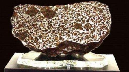 世界上最美的陨石，阜康陨石酷似金色蜂巢，价值千万！