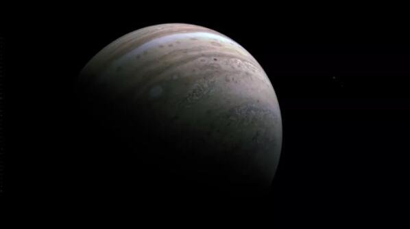 2022 年 1 月 12 日，朱诺号宇宙飞船拍摄的木星、木卫一和欧罗巴全景.jpg