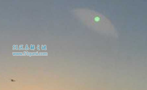 陕西八大UFO目击事件 大雁塔上空惊现不明飞行物