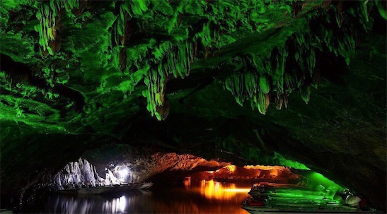 中国最大的充水溶洞 本溪水洞全长3000多米