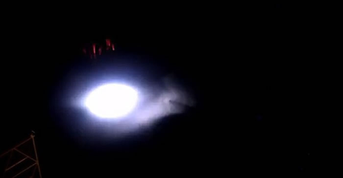 国际空间站丹麦宇航员拍到“红色精灵”及“蓝色喷流”神秘闪光 或解地球辐射平衡之谜