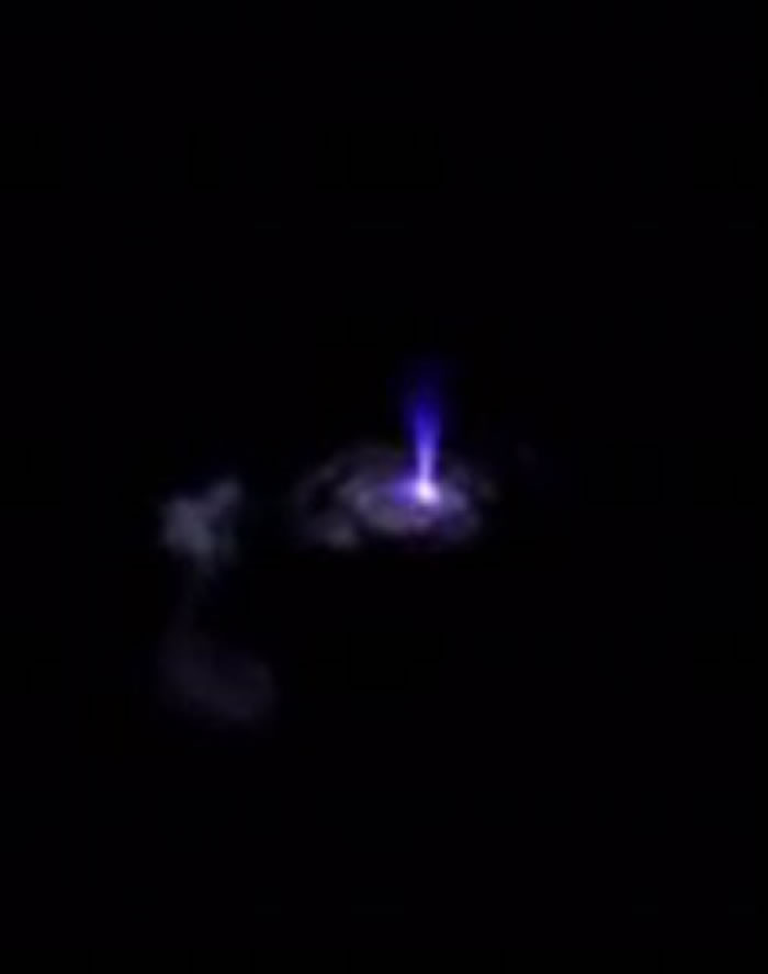 国际空间站丹麦宇航员拍到“红色精灵”及“蓝色喷流”神秘闪光 或解地球辐射平衡之谜