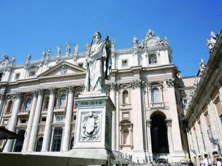 梵蒂冈这么小为什么能独立？梵蒂冈圣彼得大教堂风光