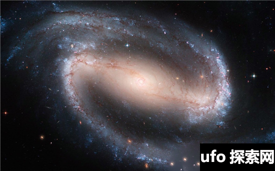 宇宙发现第二大超级黑洞 超大星系超大黑洞揭秘
