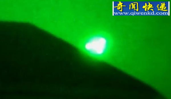 研究者称夜空中布满隐形UFO 夜视镜可观测(图) 