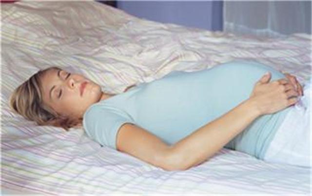 孕妇睡觉是不是一定要左侧卧（孕期只能左侧卧）(9)