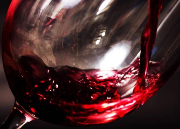 喝红酒能软化血管吗 花色苷前花青素单宁等促进血液循环