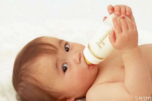 婴儿奶粉比较好的有什么呢 如何挑选婴儿奶粉呢