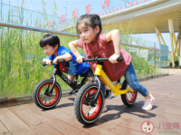 孩子不敢骑自行车怎么办 孩子学骑自行车要点