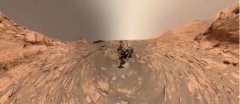 美国宇航局的好奇号火星探测器分享了红色星球的最新全景视图