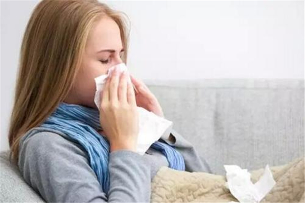 冷感冒和热感冒区别 冷感冒和热感冒哪个严重