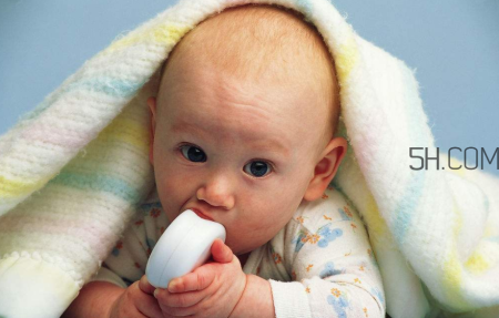 婴儿湿疹症状有哪些？小孩手脚冰冷怎么办？