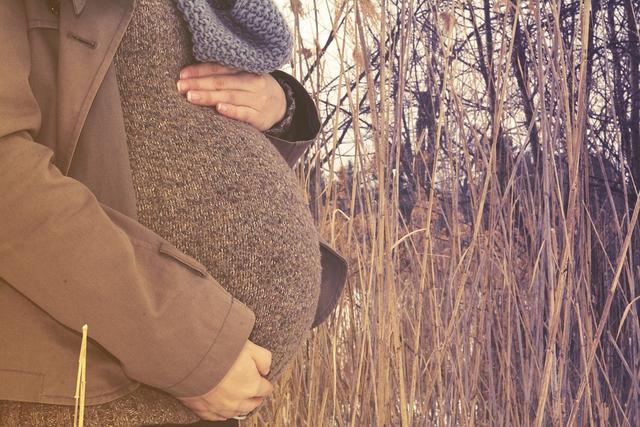 孕妇上怀对胎儿有影响吗（怀男孩和怀女孩时）(3)