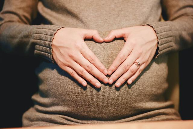 孕妇上怀对胎儿有影响吗（怀男孩和怀女孩时）(1)