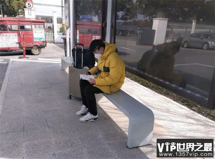 学生从合肥到上海上学 居然坐公交就能去（当代交通）