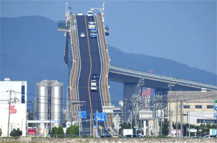 世界上最独特的大桥 日本的江岛大桥坡度为6.1%