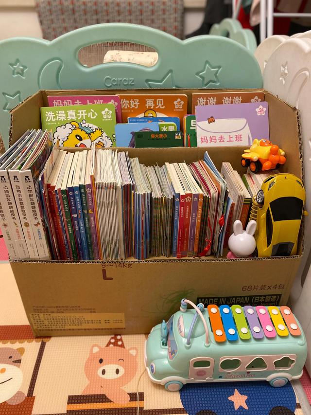 儿童简单纸箱做书架环保纸箱书架来啦7