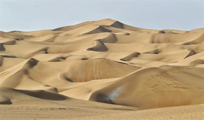 世界上海拔最高的沙漠 库木库里沙漠