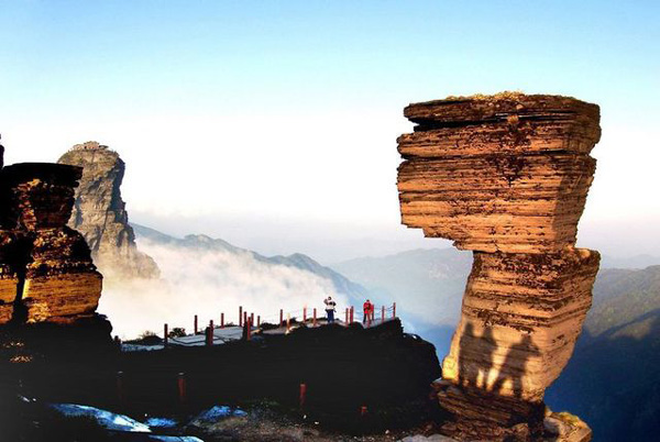 贵州旅游十大景点排名，贵州省十大最受欢迎旅游景点推荐