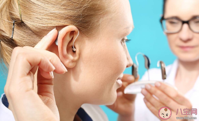 山大研究发现助听器能防痴呆 初次戴助听器要注意什么