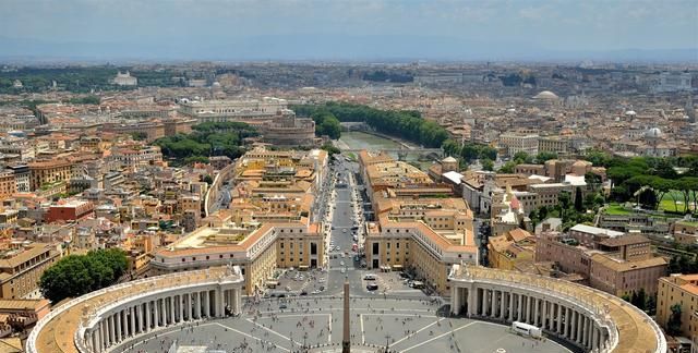 揭秘丨全球最小的国家，梵蒂冈为什么没人敢打？