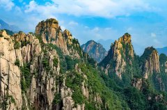中国境内名山大川无数，但要说起其中最有名的无疑就是“五岳”了