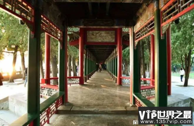 世界上最长的走廊 颐和园长廊有14000多个手绘画(历史悠久)