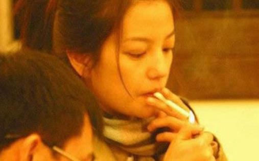 女明星抽烟照大：看看谁的表情最销魂图