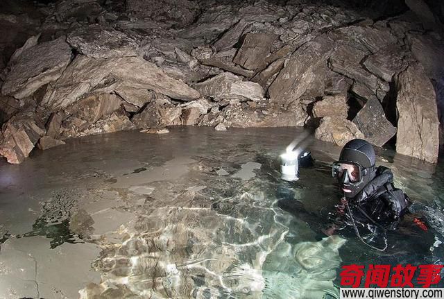 水是那么清澈美极了地球上最长的水下洞穴