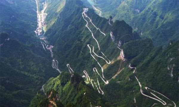 天门山盘山公路在哪个省 能自驾游吗