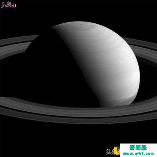 除了月亮之和人造卫星外 地球还有其他卫星是怎么回事？