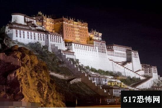 西藏布达拉宫灵异事件，布达拉宫里面好恐怖上方惊现神秘飞碟