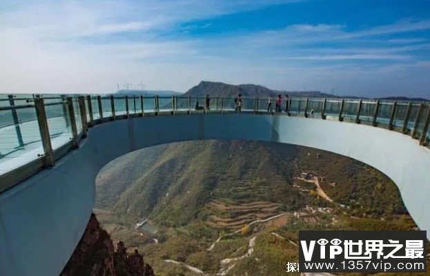 世界上最长的玻璃环廊 伏羲山玻璃环廊(景色优美)