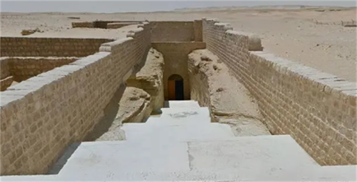 埃及黑色石棺谜团 历史文明的纪念碑还是外星生物的痕迹