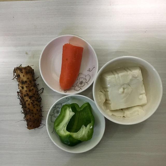 豆腐裙带菜面条宝贝辅食豆腐蔬菜条宝贝能抓着吃的辅食1