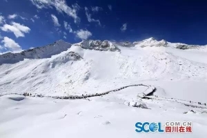 值得去的旅游景点四川看雪四川多家景区降入秋初雪1