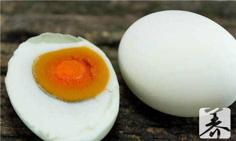 减肥期间能吃咸鸭蛋吗