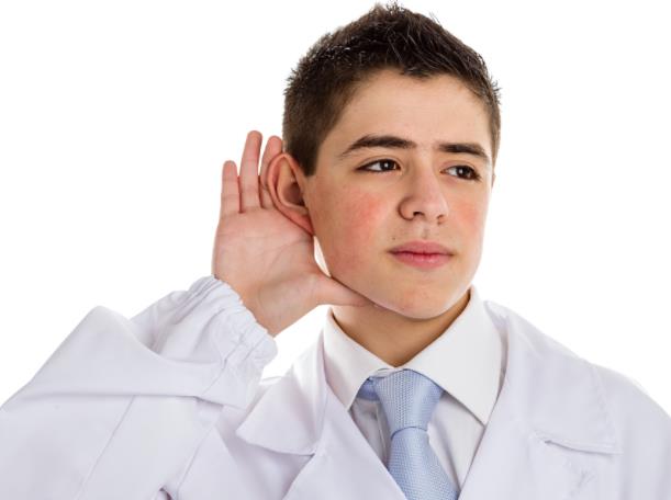 耳朵前面长痘是癌症的前兆吗 耳朵里长痘痘注意什么